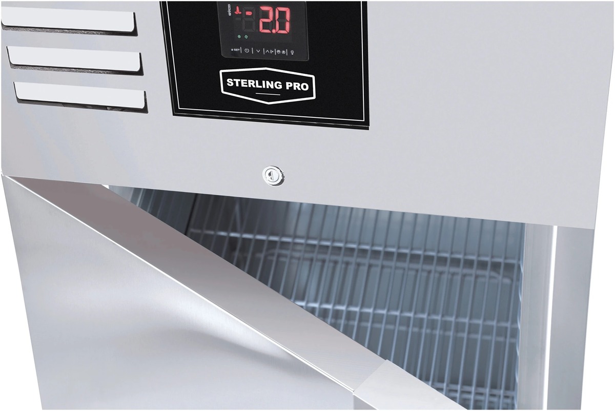 Sterling Pro Vantage 700L Gastronorm Freezer (Right Hinged) - XNI700R 2
